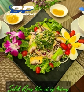 Salad rong biển xanh cá trích ép trứng