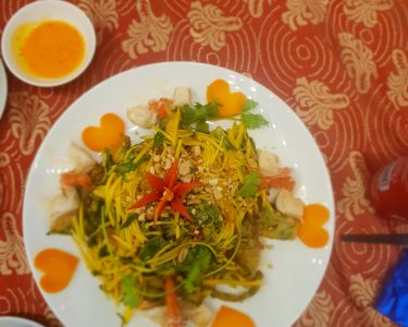 Gỏi rau muống chiên giòn tôm thịt 