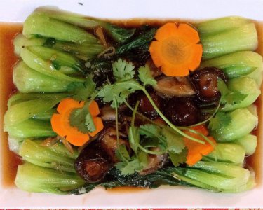 Cải thìa xào nấm đông cô