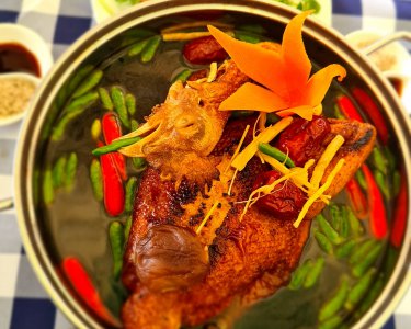 Gà tre tiềm ớt hiểm